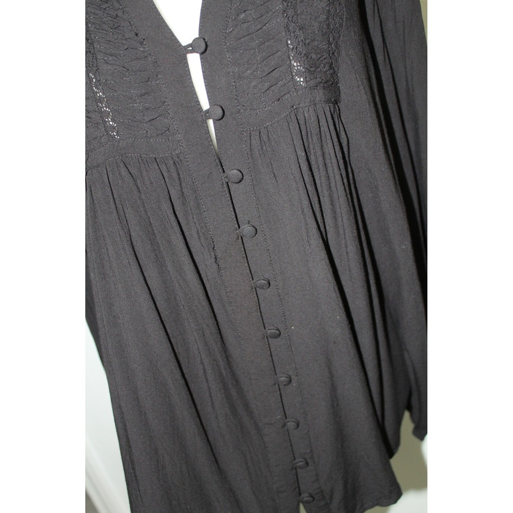 Solitaire Black Crochet Lace Pintuck Button Front Blouse 1X Rayon Long Sleeve - Picture 2 of 9